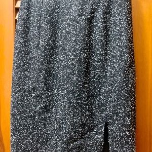 Rebecca Taylor tweed black and white skirt. Size 2 with a 5” front slit.